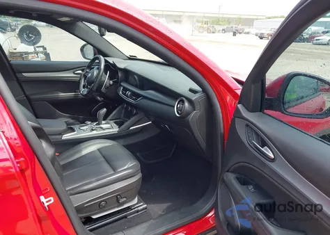 2020 Alfa Romeo Stelvio z USA, uszkodzony, nr VIN ZASPAKAN1L7C76188